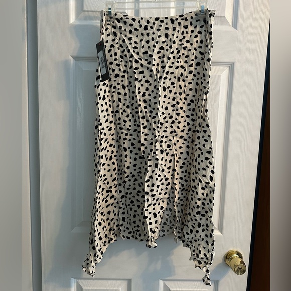 NWT Olivia Grey Handkerchief Skirt - Picture 1 of 5